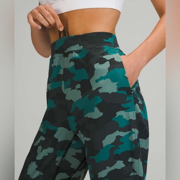 Lululemon Adapted State High-Rise Jogger Crop 23"
Heritage 365 Camo Tidewater - Picture 3 of 7